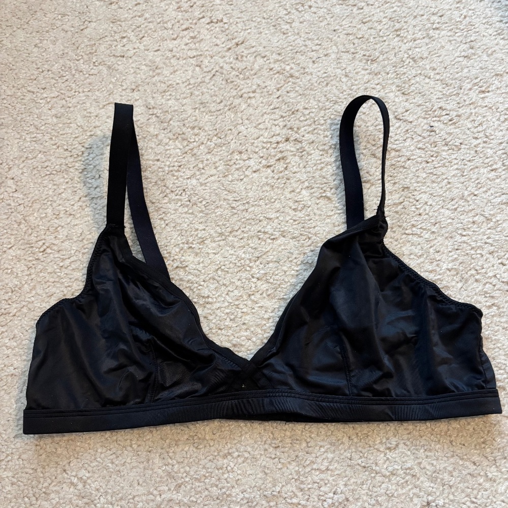 Victoria’s Secret Black Satin Bralette Medium Soft Cup Lightweight Lounge Bra